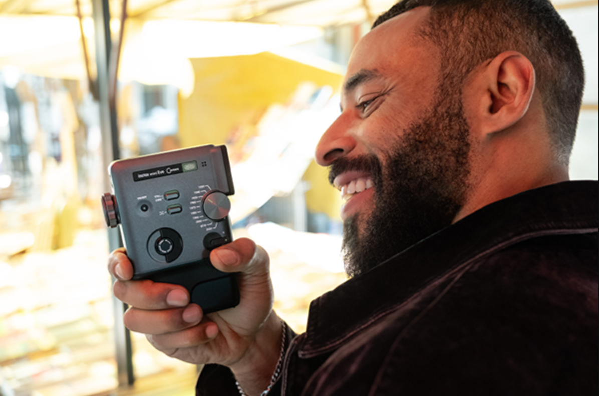    Fujifilm представила видеокамеру со встроенной «машиной времени»