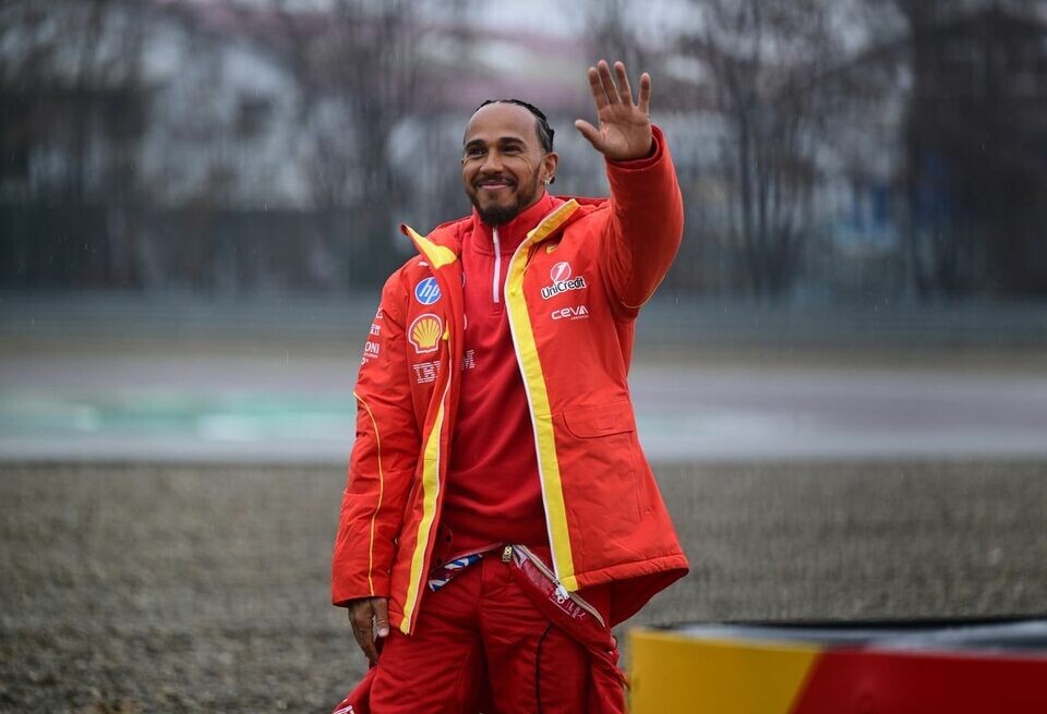    «Я не одинок». Льюис Хэмилтон обратился к болельщикамFerrari