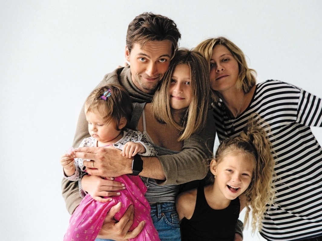 Иван Колесников с женой и дочерьми