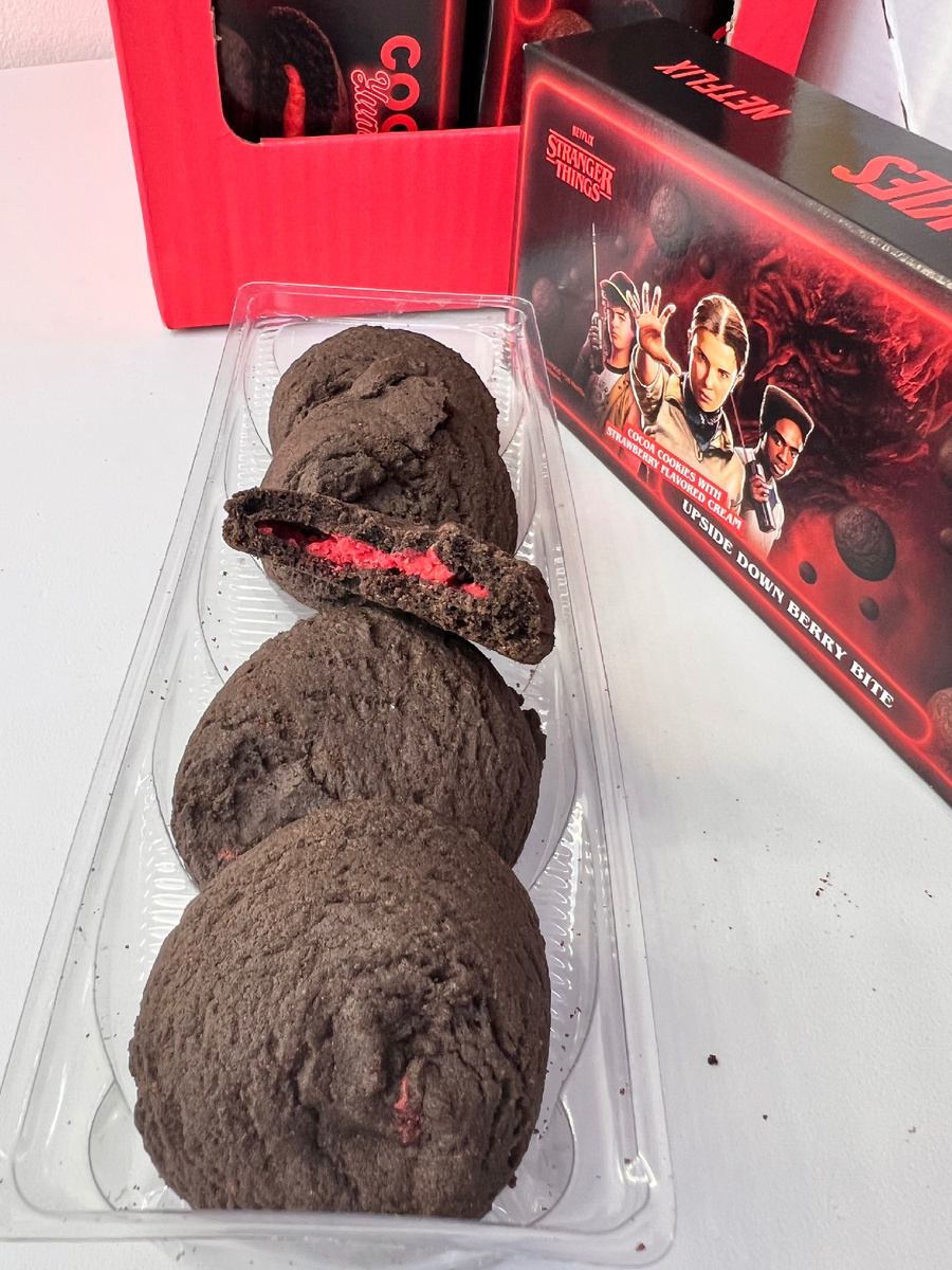 Алый цвет начинки сначала меня сильно удивил, сразу подумалось о большом количестве красителя.