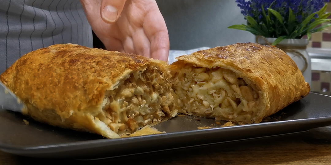 Нет ничего вкуснее и проще, чем приготовить штрудель и жюльен одновременно. Изумительный рецепт, выпечка просто обалденная