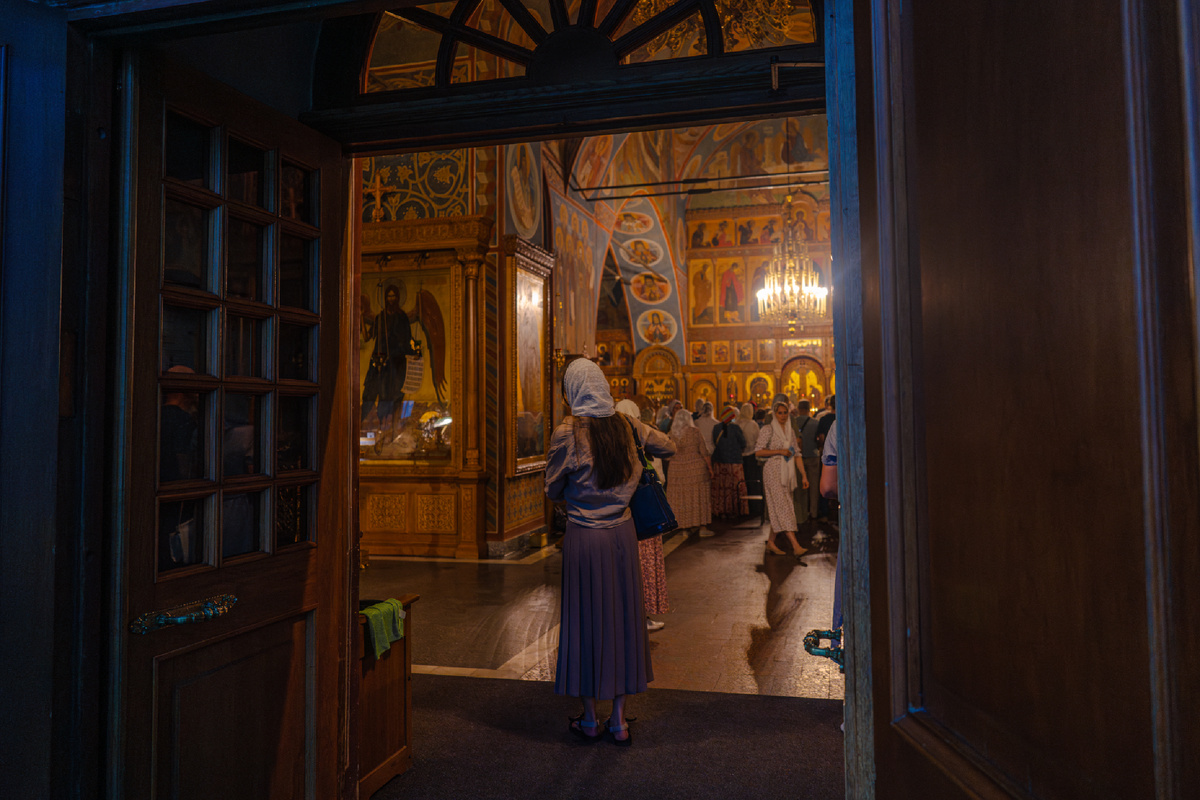 Вечерняя служба в православном храме