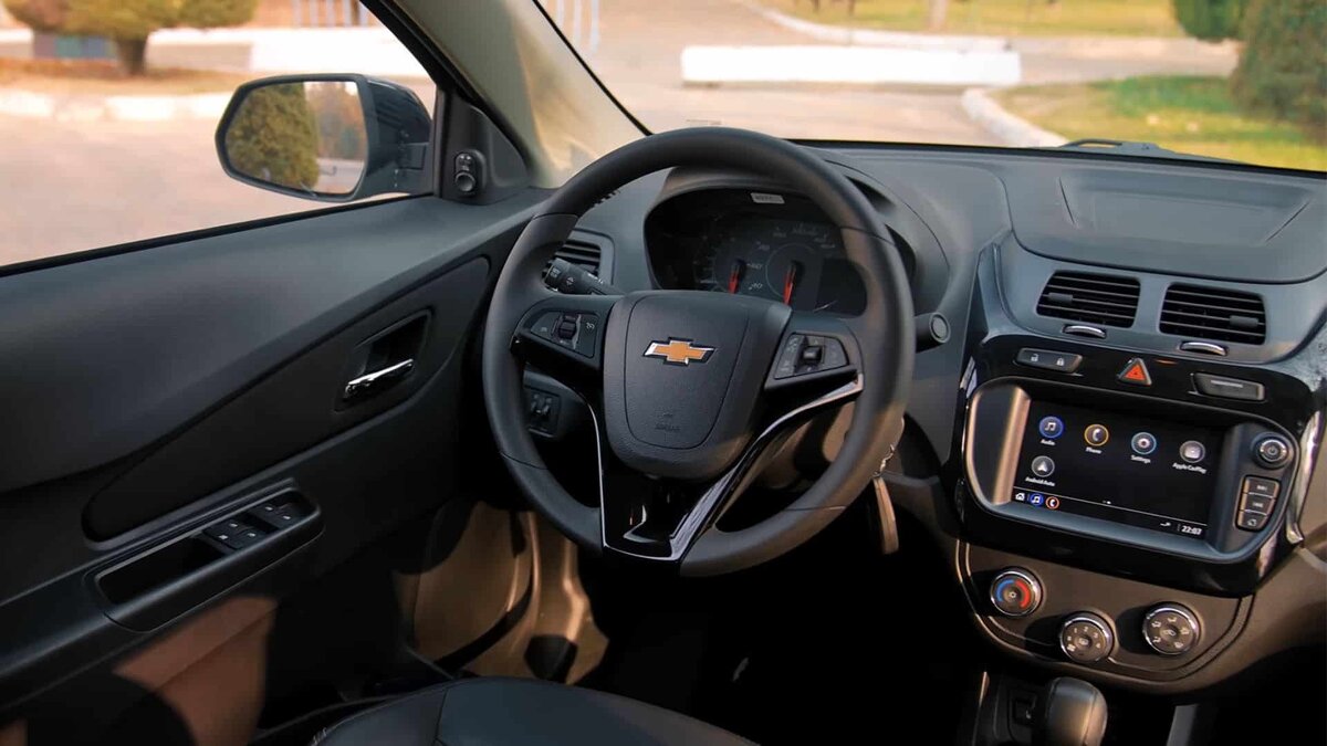    Новая приборная панель Chevrolet Cobalt MCM в стиле Tracker / youtube.com/@kolesakzvideo