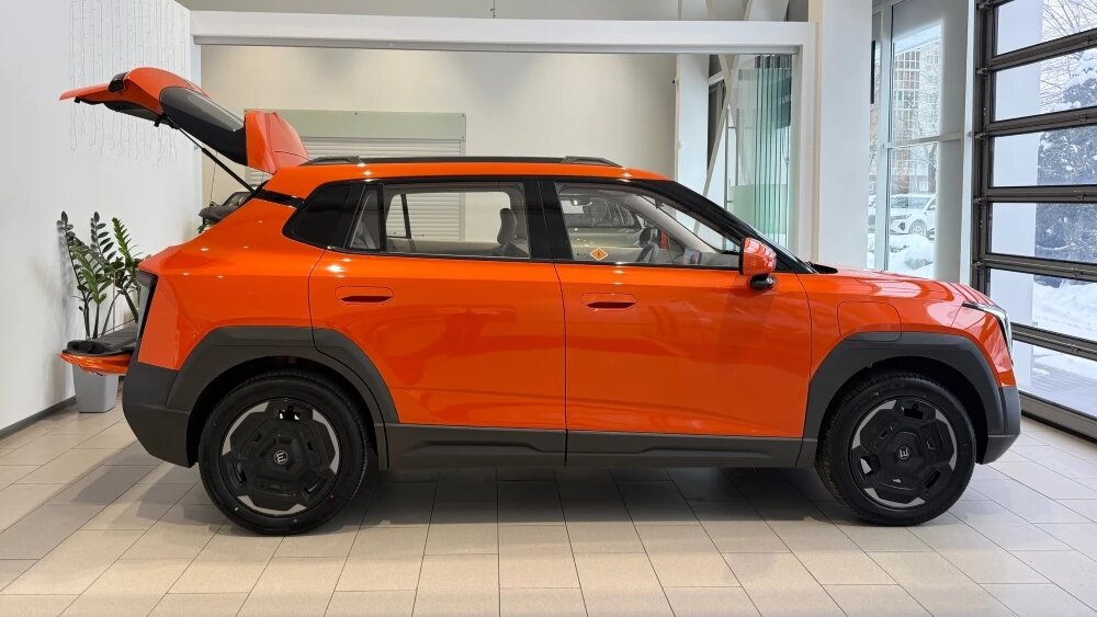 Новый российский паркетник за 1,85 млн. разлетается как горячие пирожки. Источник иллюстрации - auto.ru