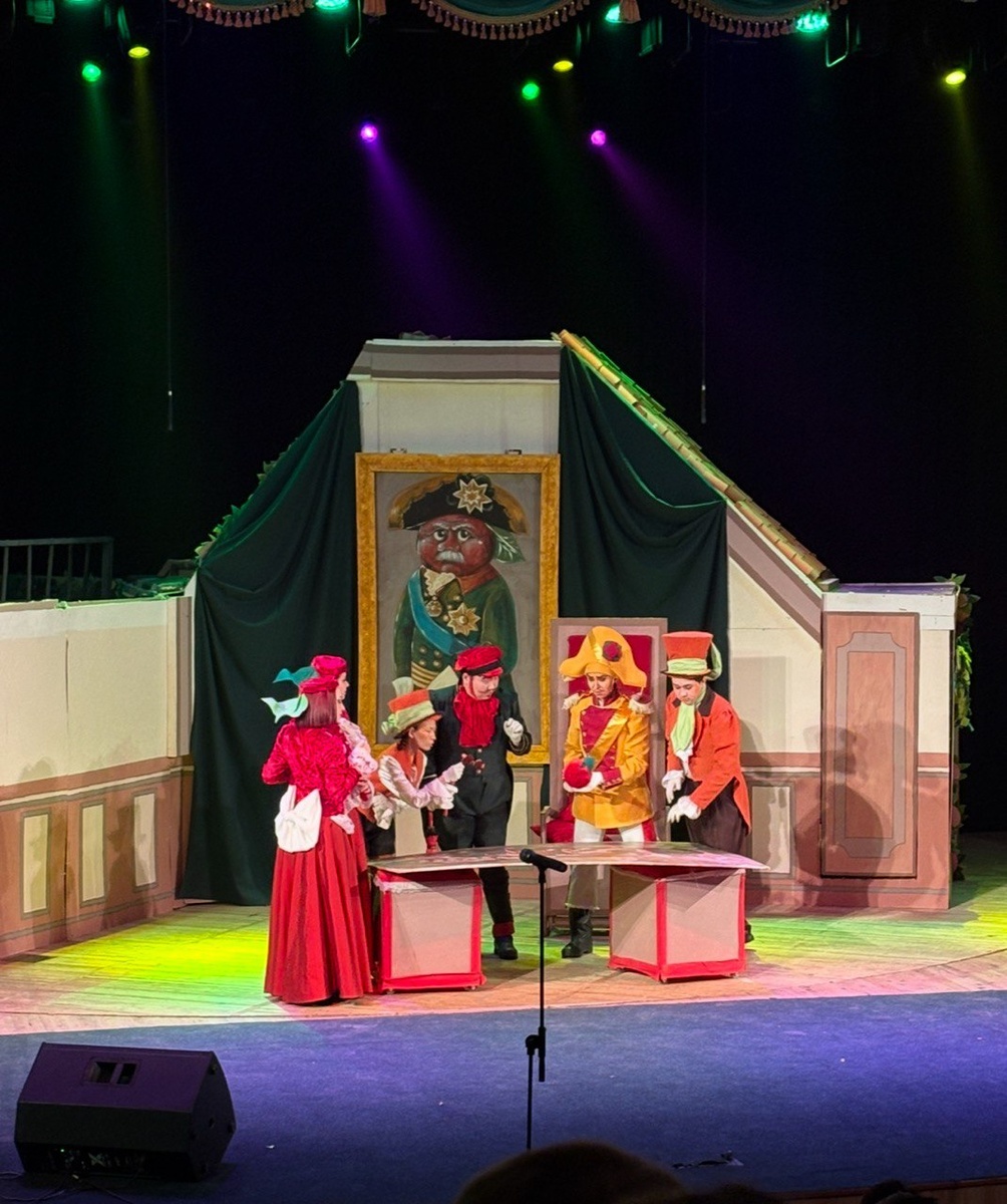 Тронный зал дворца принца Лимона