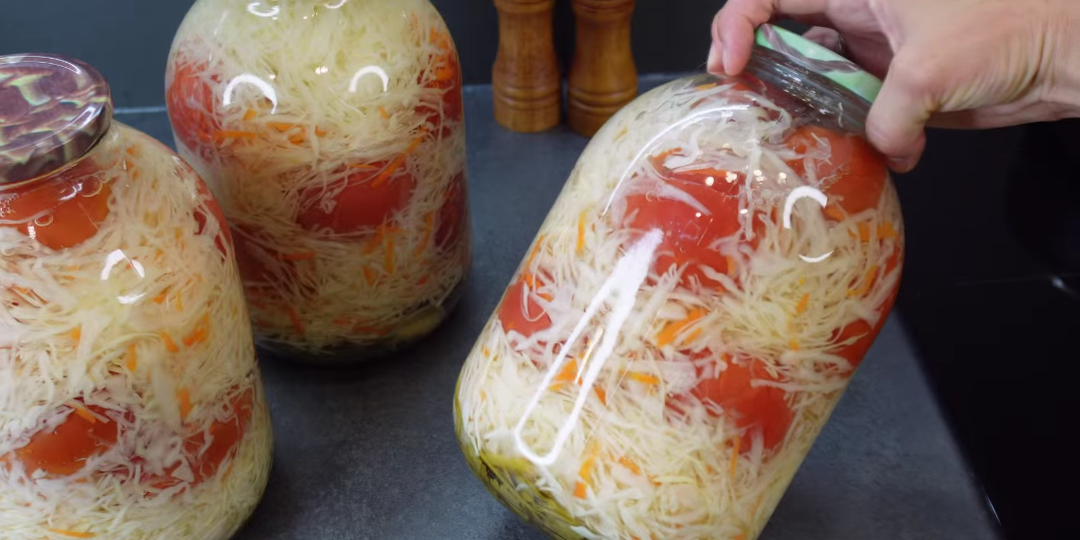 Сегодня открыла баночку... Какая же это вкуснятина... 💎Фирменная КАПУСТА маминой соседки по даче.