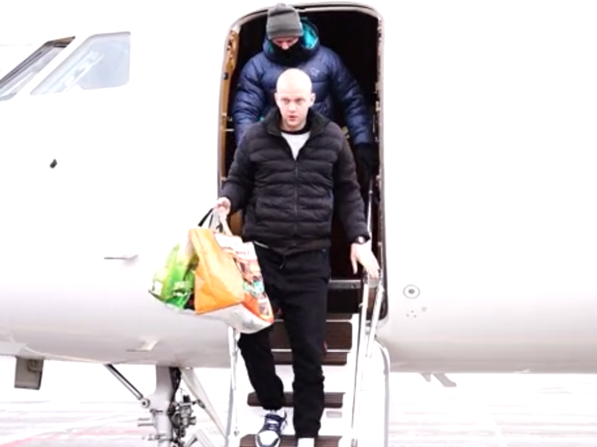    Баскетболиста Касаткина обменяли на француза-иноагента Лорана Винатье | © Фото : ФСБ РФ