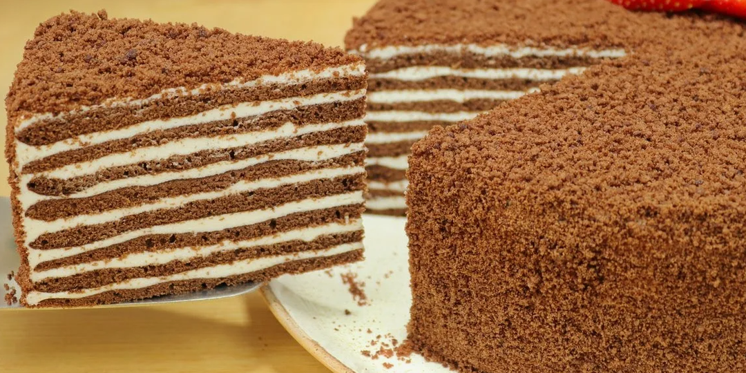 Шоколадный медовик: секрет беспроигрышного десерта, тающего во рту