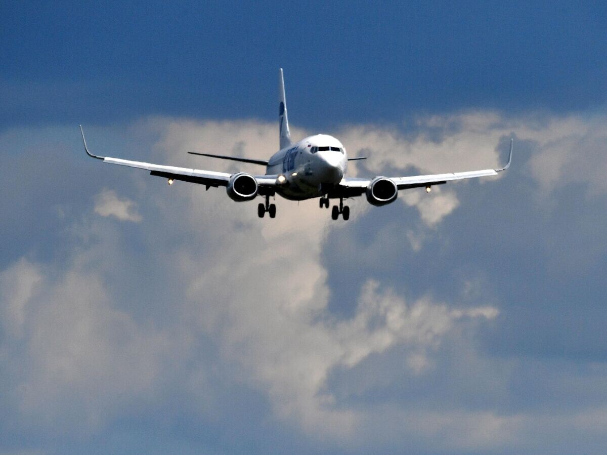    Cамолет Boeing 737 авиакомпании UTair заходит на посадку в аэропорту Внуково | © РИА Новости / Максим Блинов