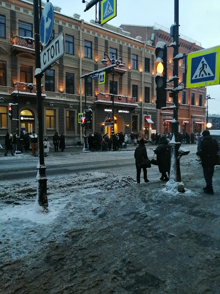 Снег убирают,но плохо....