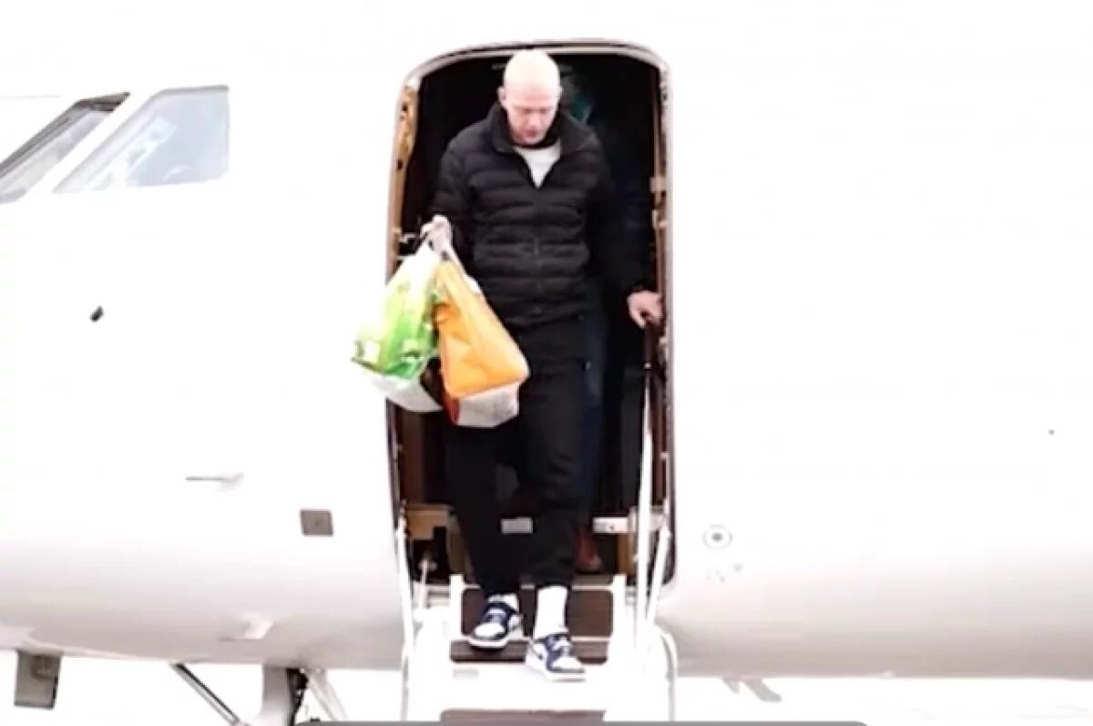    ФСБ показала кадры возвращения баскетболиста Касаткина в РФ