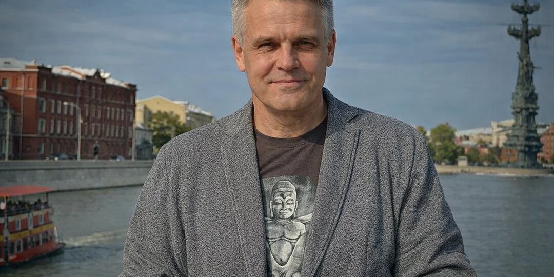 «Квартиру я у тебя заберу», - заявил муж (56 лет) после ухода к другой. А потом швырнул в меня тапком