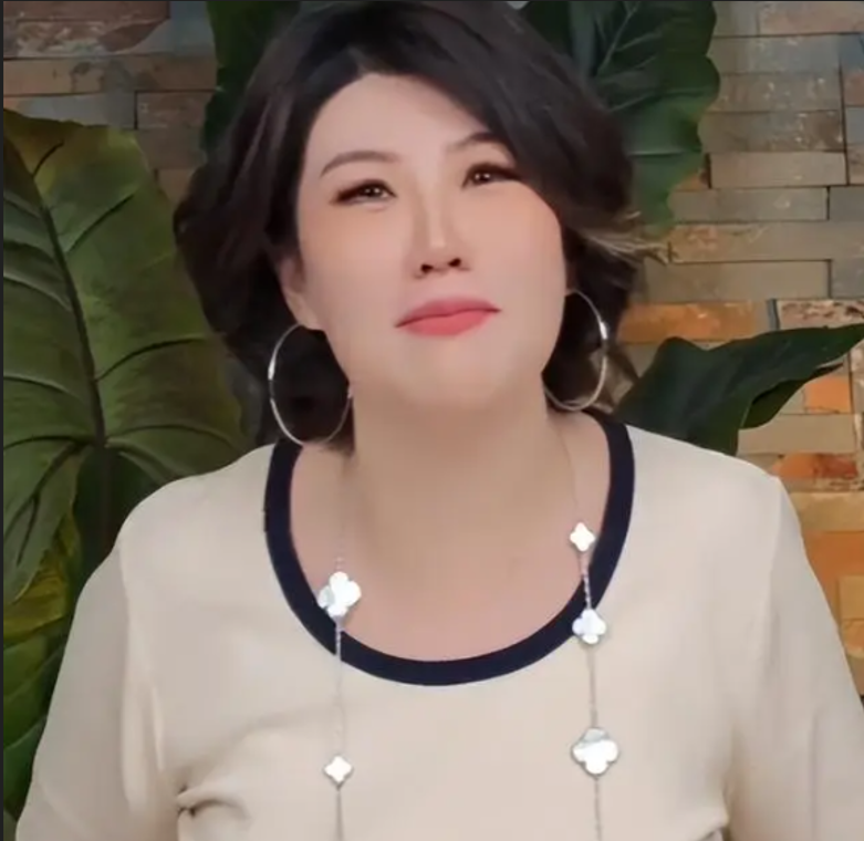 Директор агентства Ван Дафа.