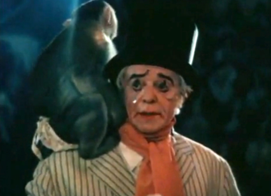 Кадр из фильма. Глеб Стриженов в роли циркового клоуна Арси