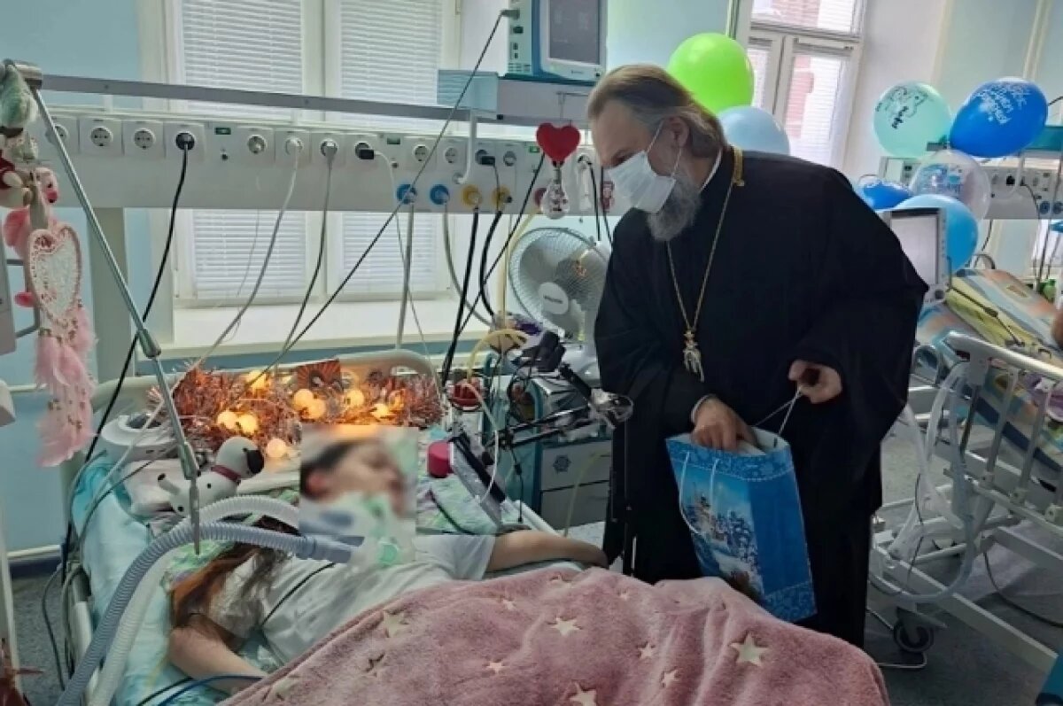    Митрополит Амвросий посетил в Рождество детскую больницу в Твери