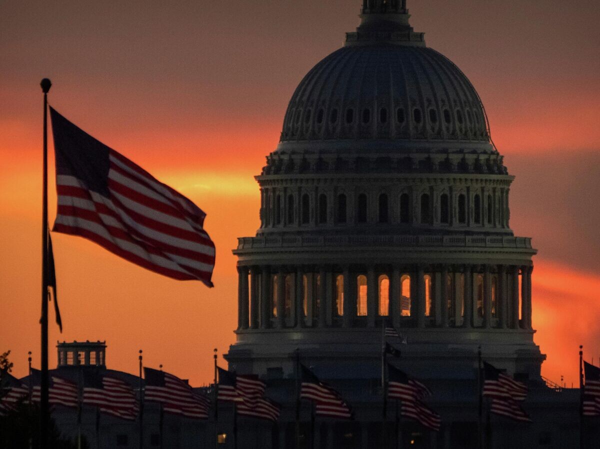    Здание Капитолия в Вашингтоне во время шатдауна | © AP Photo / Mark Schiefelbein