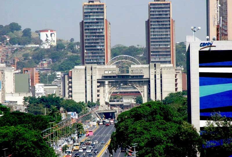 Недвижимость как лакмусовая бумага экономики: Анализ рынков Венесуэлы и России