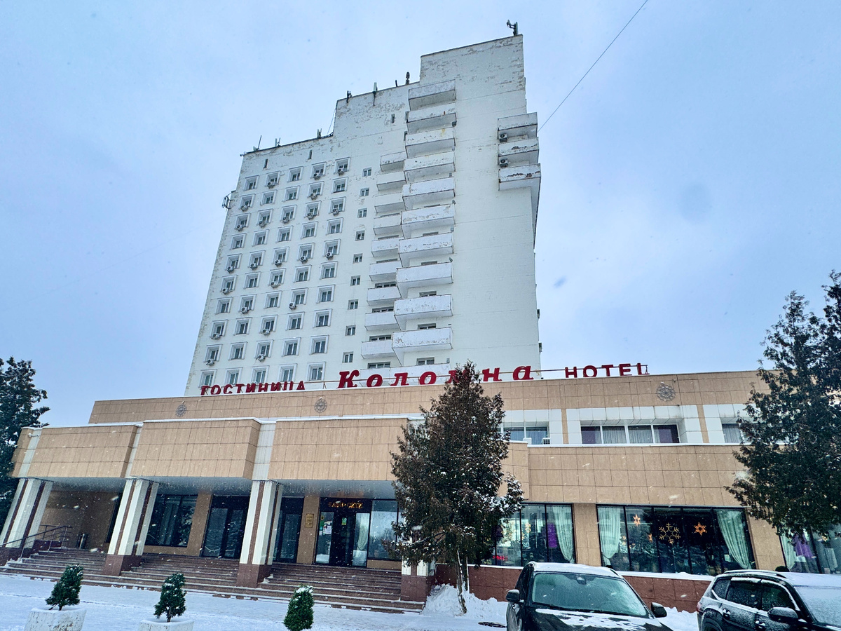 Наша гостиница - самое высокое здание в Коломне. Фото автора.