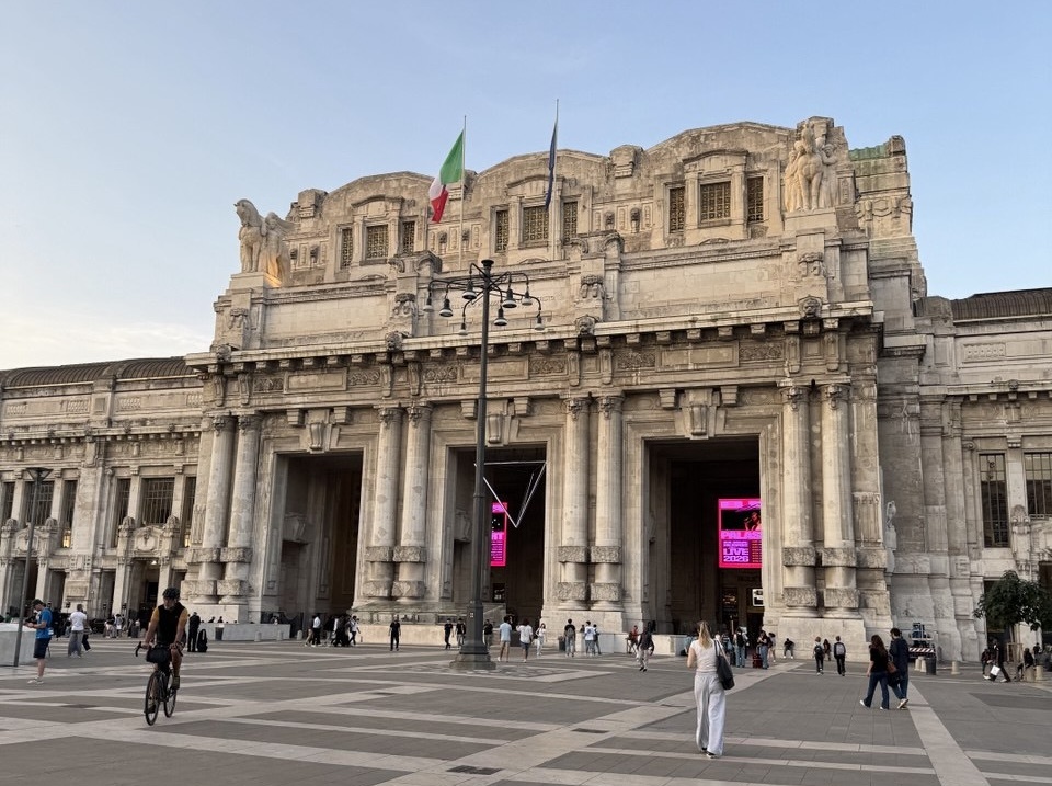  Вход в вокзал Milano Centrale