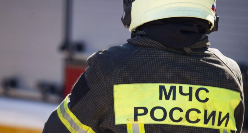    Сотрудник пожарной службы МЧС РФ | © РИА Новости / Дмитрий Макеев