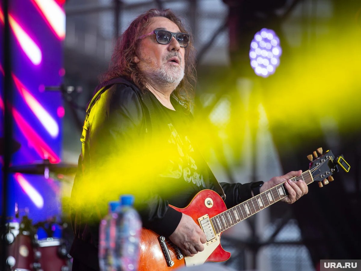     Артиста осмотрели врачи