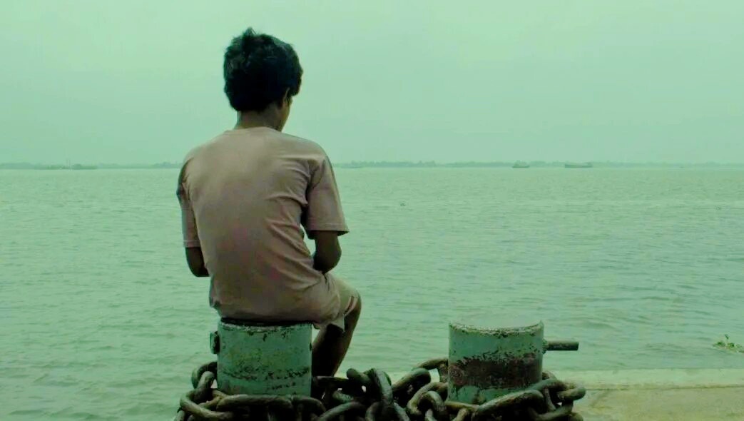 Кадр из фильма "Там, за мачтой" 