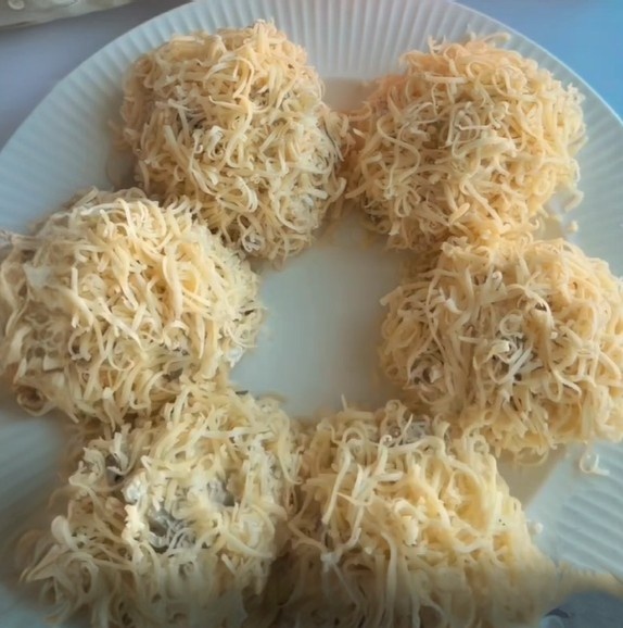 готовые «Снежные сугробы» на тарелке