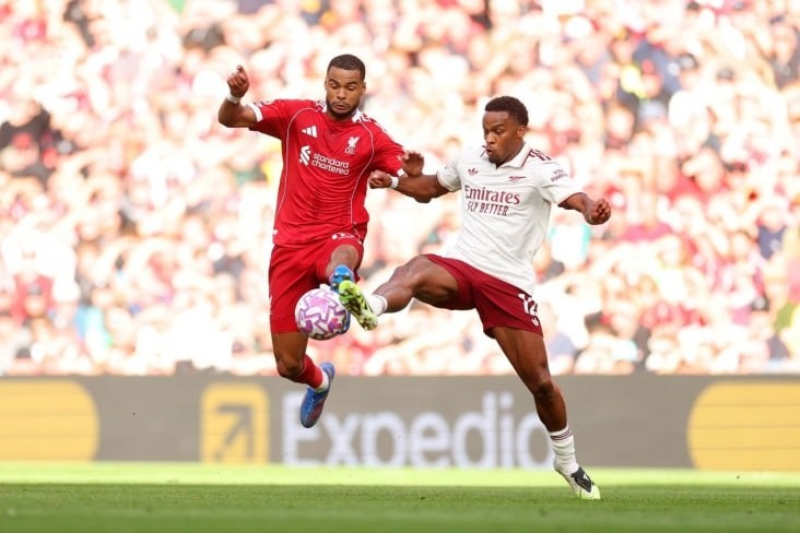 Так, друзья, а вечер то у нас обещает быть по футбольному горячим