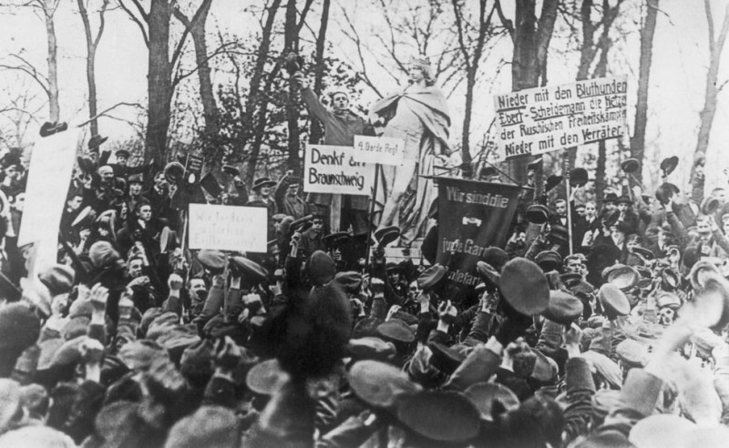 Митинг в Берлине.