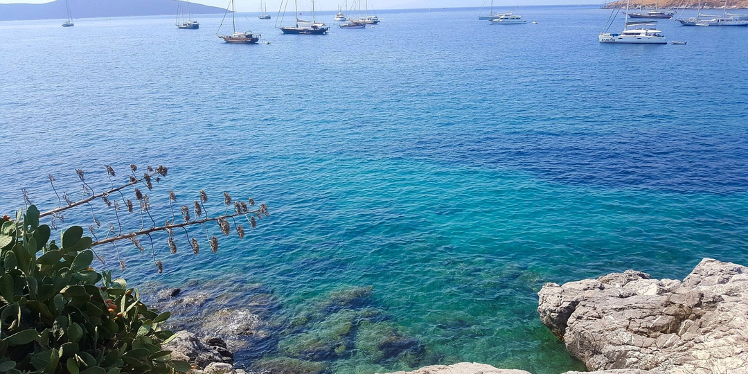 Отели Эгейского побережья 4 звезды 2026: топ-5 курортов с собственным пляжем до 180€