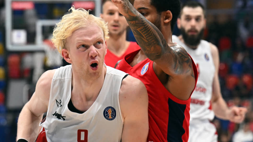 Даниил Касаткин (слева).📷Фото: Дмитрий Лебедев / Коммерсантъ