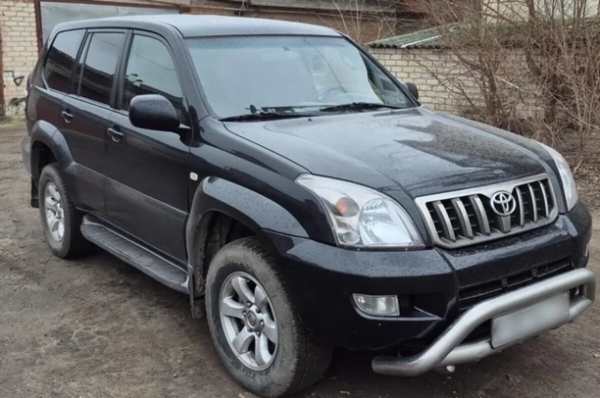    Под Волгоградом чиновники на торгах избавляются от побитого внедорожника