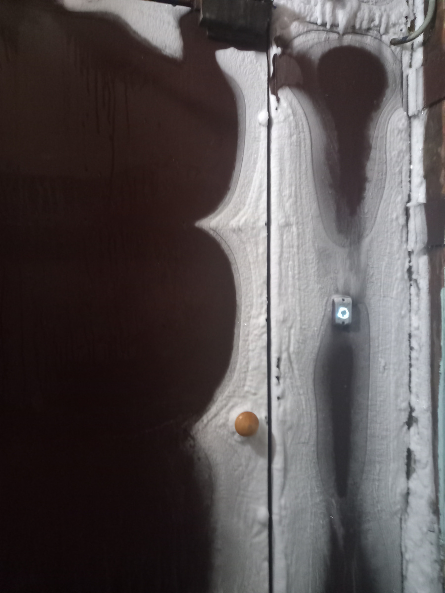 Двери в подьездах