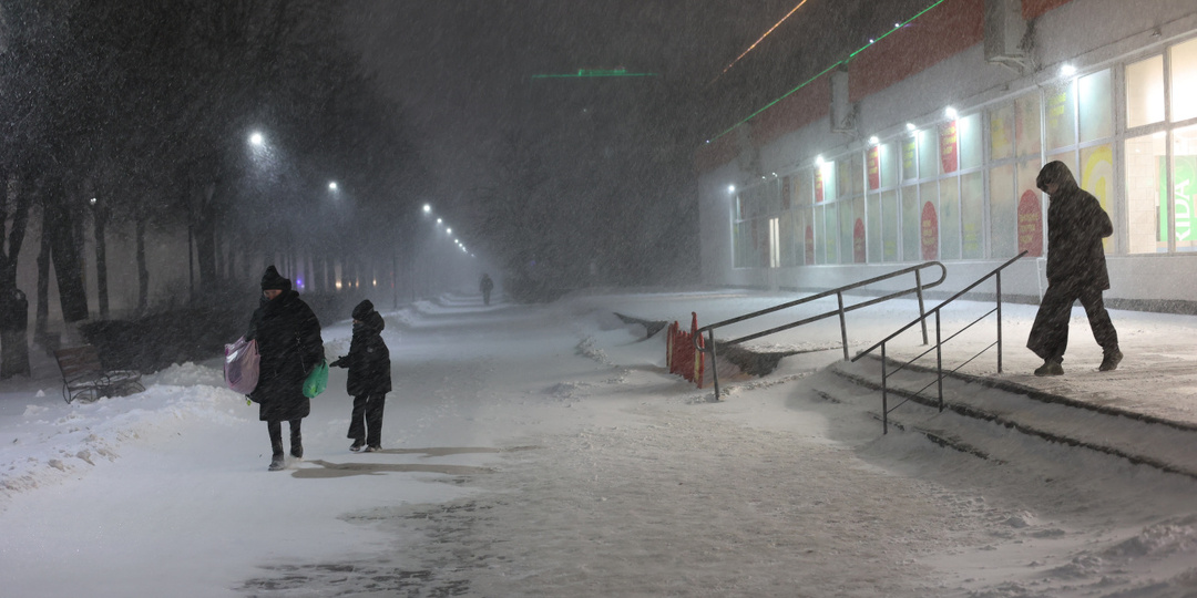 Бобруйск заметает: глубина снежного покрова до 39 см к субботе. ФОТО