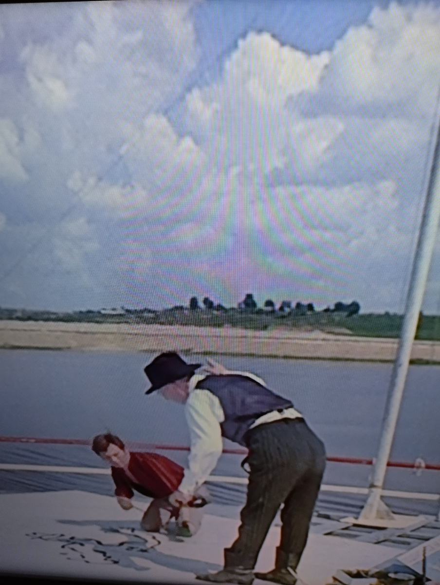 Кинофильм " 12 стульев", режиссёр Леонид Гайдай 