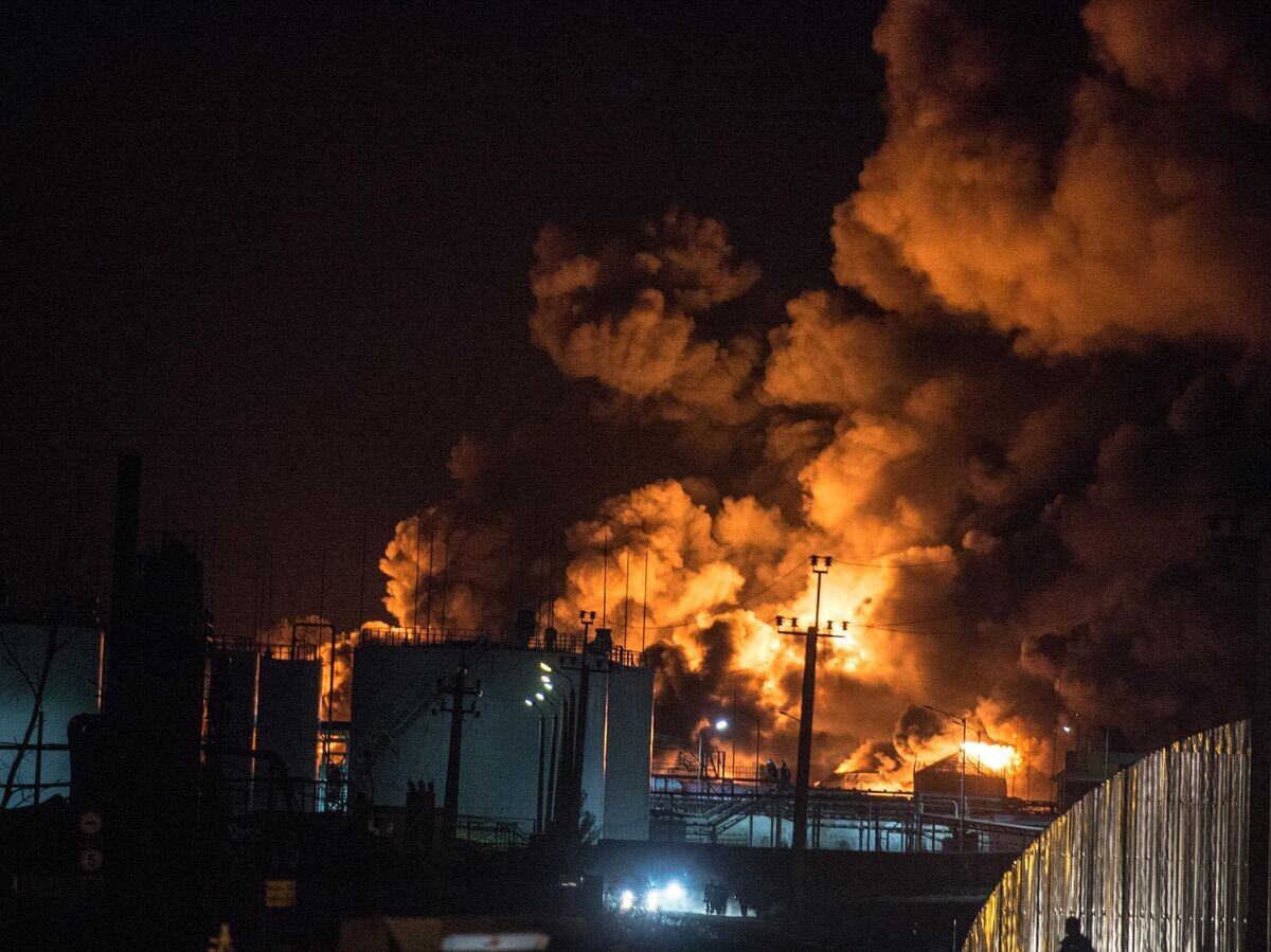    Пожар на нефтебазе под Киевом© РИА Новости . Алексей Вовк