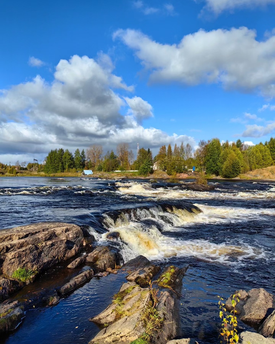 Беломорские пороги на реке Выг.