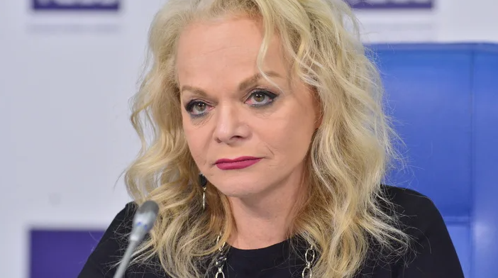 "Оставим ключи управляющей": Лариса Долина жестко поступила с покупателем Полиной Лурье, затянув с переездом