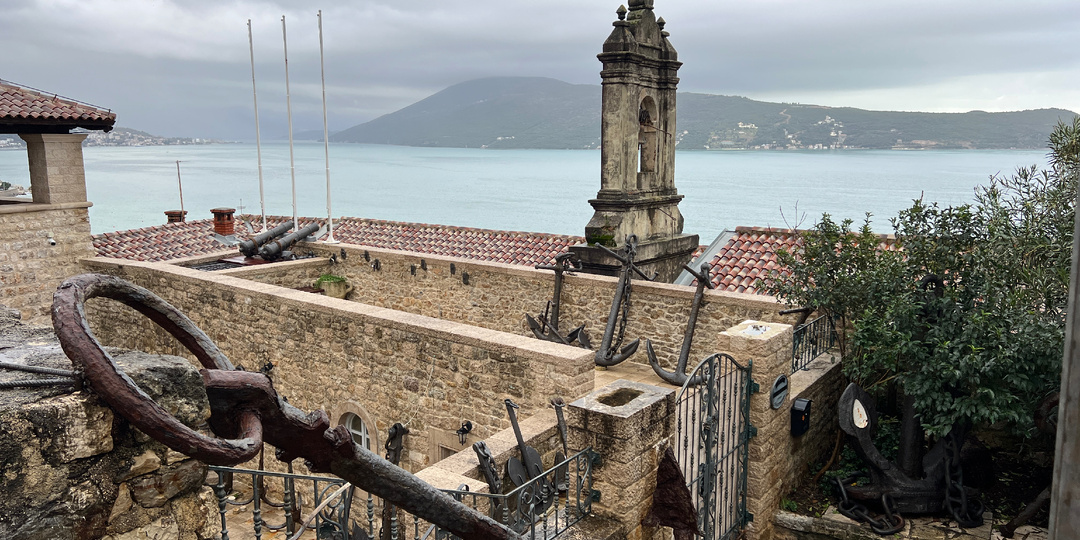 Кровавая башня, Испанская крепость и духовный центр Черногории