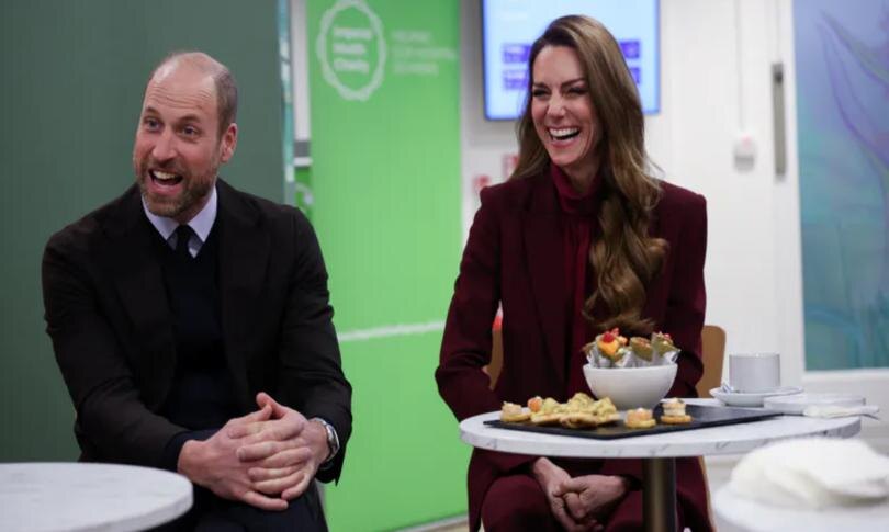    Источник: Getty Images | Кейт Миддлтон и принц Уильям посетили больницу в Лондоне