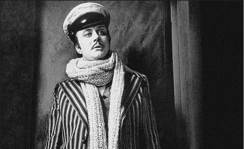 Вот этот киношный и литературный герой очень любил рассказывать о себе ☺