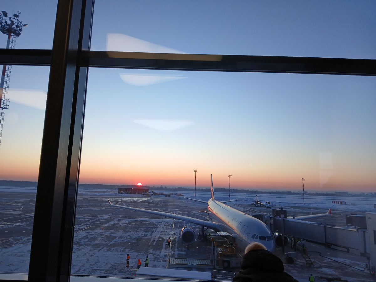 Аэропорт в Хабаровске,восход солнца. Фото автора