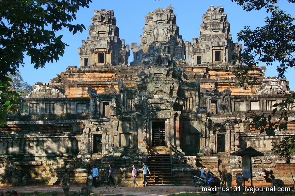 Храм-пирамида Та Кео.