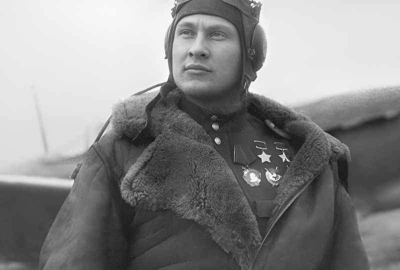 За что гвардии капитану Луганскому вручили две звезды Героя Советского союза?