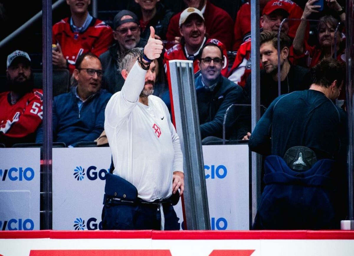     ClutchPoints о феномене Овечкина: возраст не мешает переписывать рекорды НХЛ