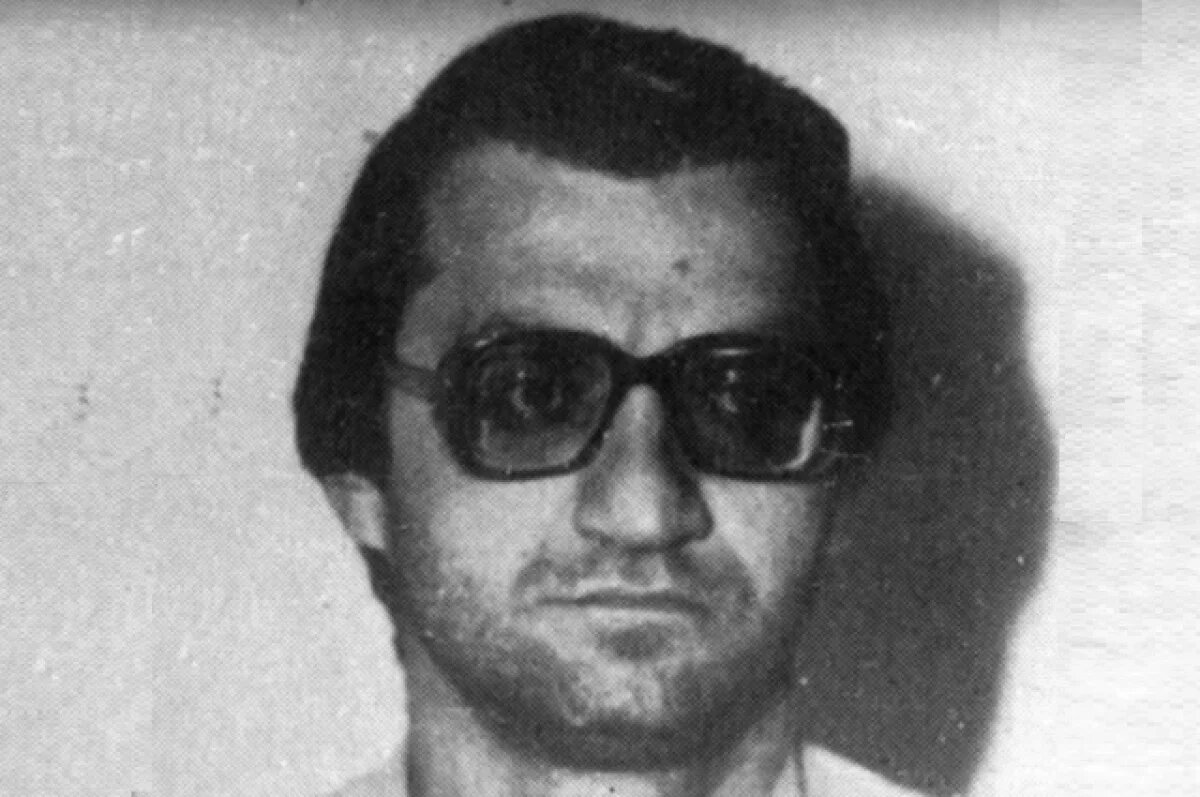    Свою охоту на юных девушек маньяк начал в 1988 году.