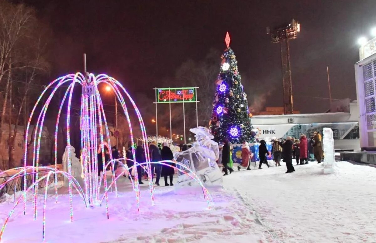    Новогоднюю сказку создали для хабаровчан возле ДК НПЗ в Кировском районе