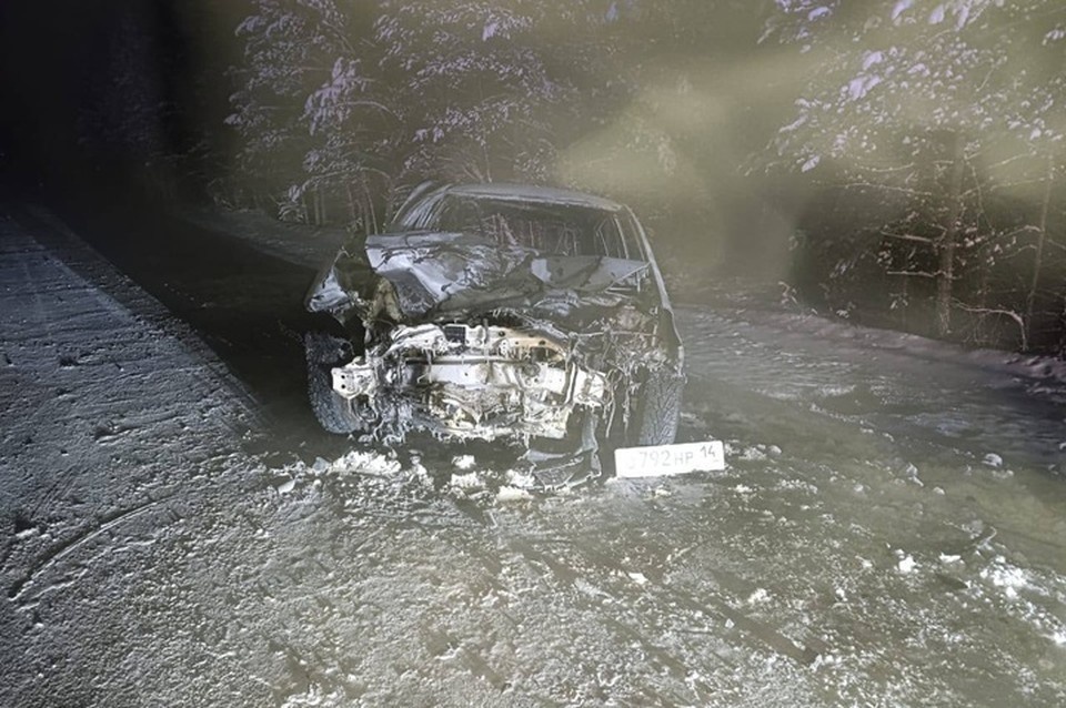    Водитель «Тойота Витц» выехала на встречную полосу. Фото: УМВД России по Якутии