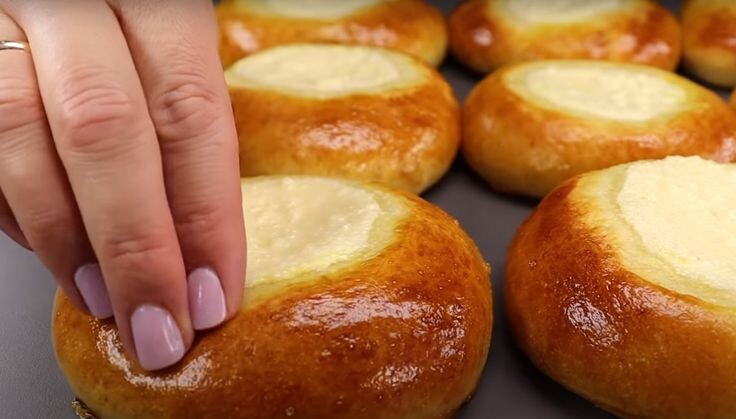 Ватрушка с творогом: история, душой согревающая, и рецепт, от которого слюнки текут