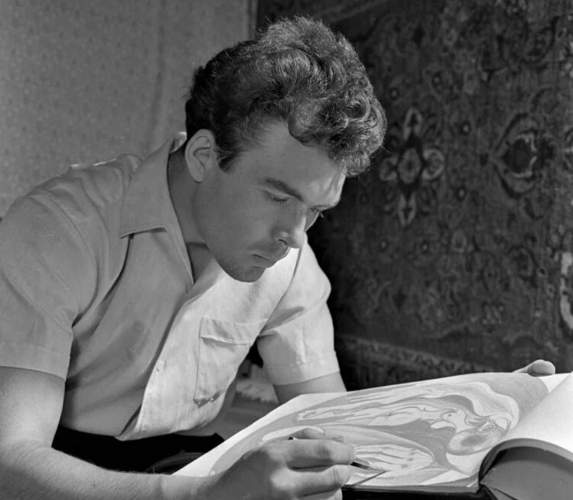 Георгий Епифанцев пишет картину